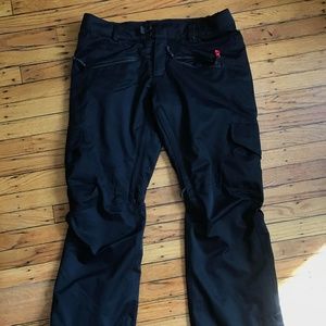 Women's black snow pants size Medium